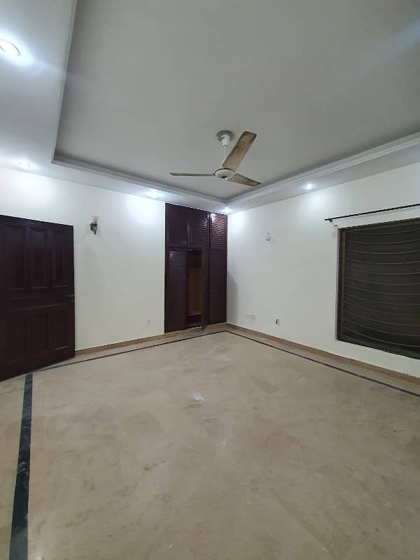 Luxurious 5-Bedroom Rental Home in E-11, Islamabad 600 Sq. Yards 12