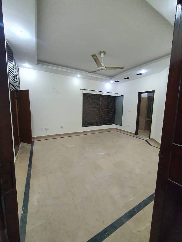 Luxurious 5-Bedroom Rental Home in E-11, Islamabad 600 Sq. Yards 13