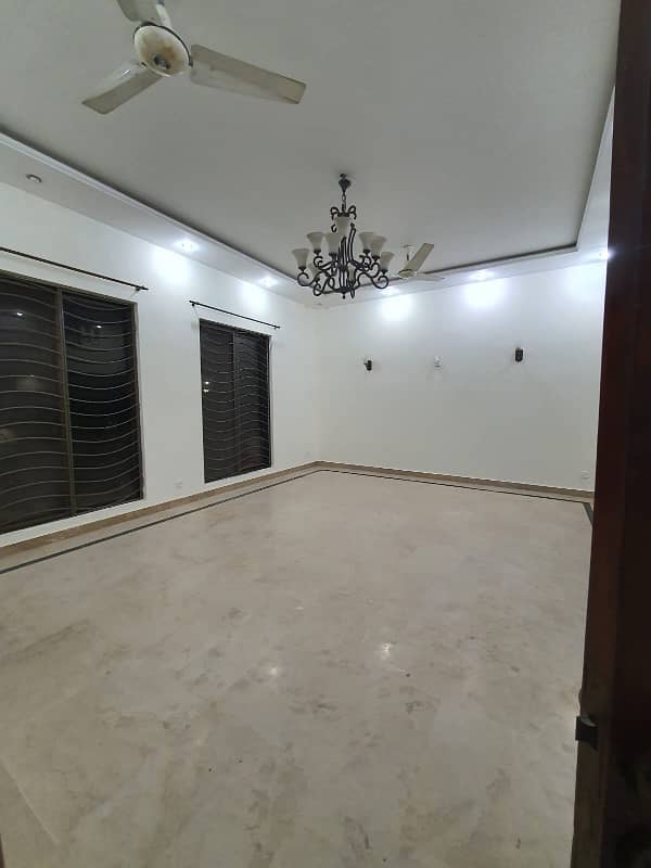 Luxurious 5-Bedroom Rental Home in E-11, Islamabad 600 Sq. Yards 22