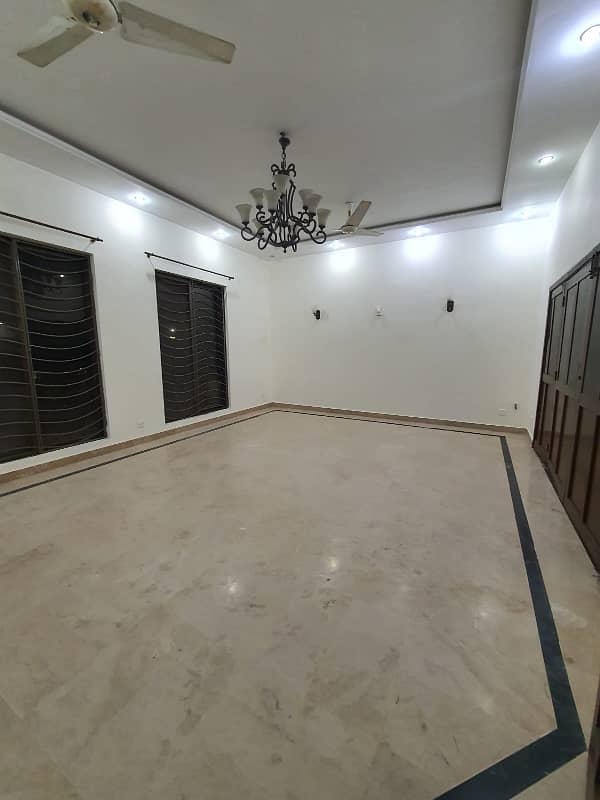 Luxurious 5-Bedroom Rental Home in E-11, Islamabad 600 Sq. Yards 23