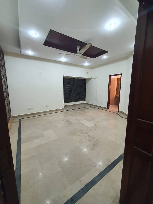 Luxurious 5-Bedroom Rental Home in E-11, Islamabad 600 Sq. Yards 28