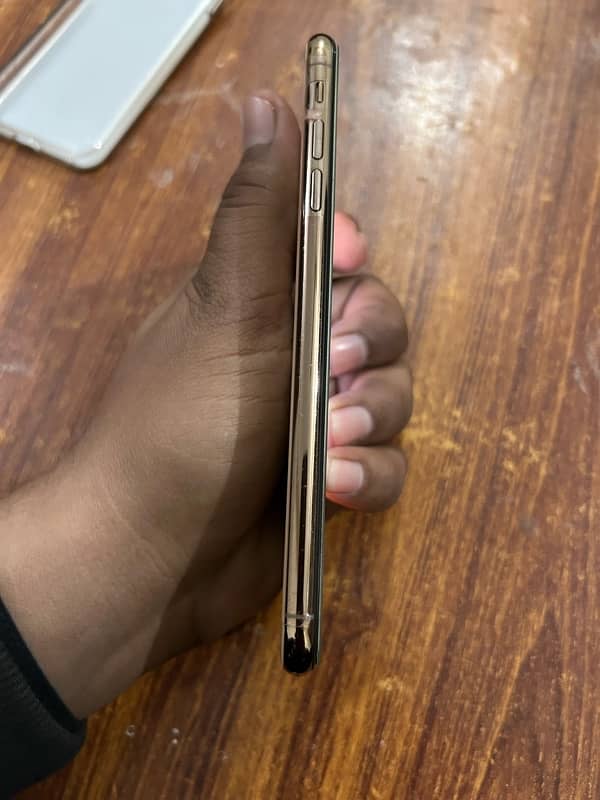 iphone xs max non pta 64 gb 10 by 10 with box 3