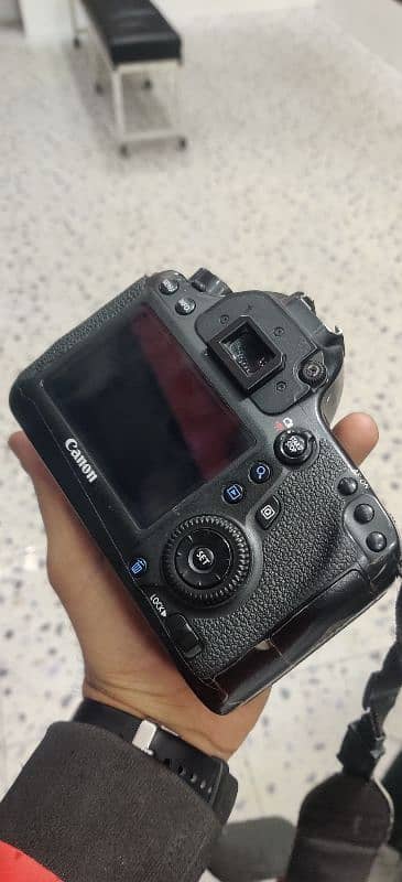 DSLR Canon 6D lense 24.105 0