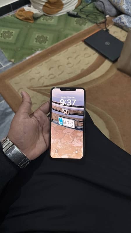 iPhone xsmax 256gb approved with box 2