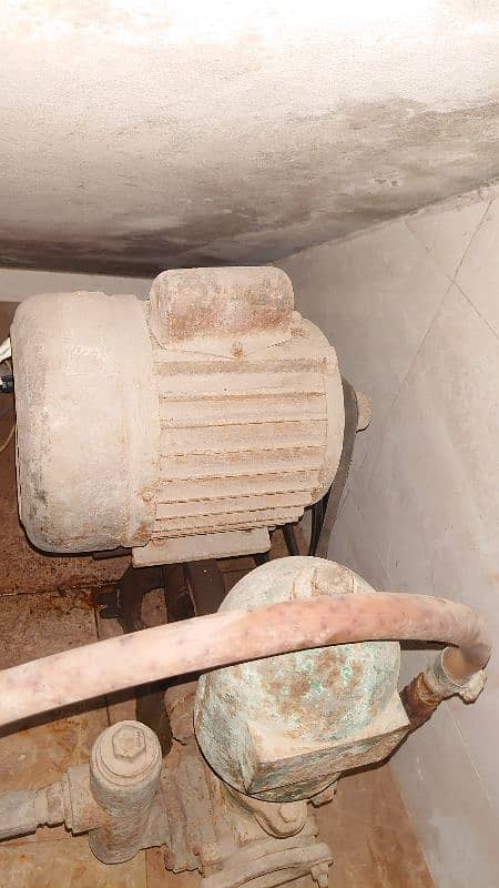 Water donkey pump in good working condition. 2