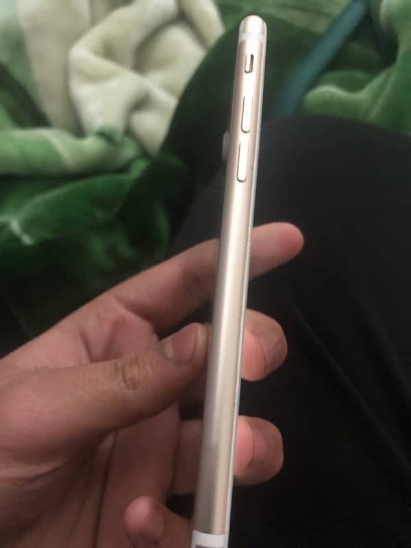 *URGENT SALE* IPHONE 7 PTA 4