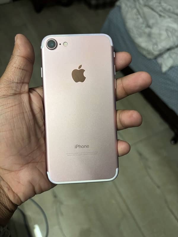 Iphone 7 - PTA Approved 128 GB 4