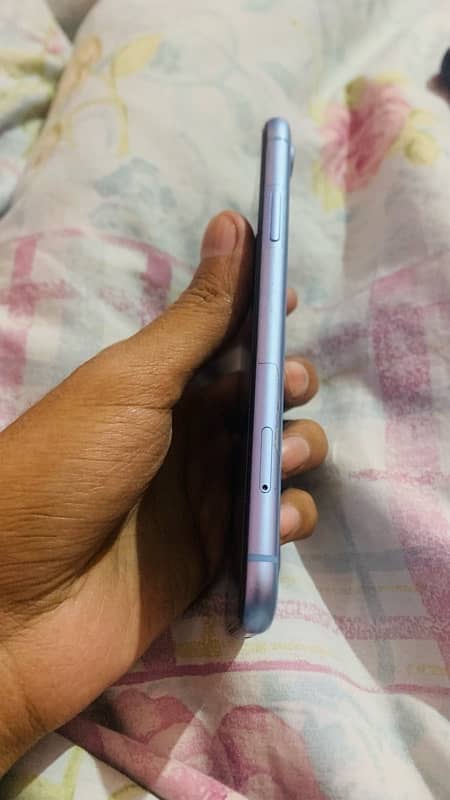 iPhone XR 64 GB Non PTA 1