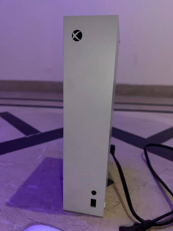 XBox  Series s 1