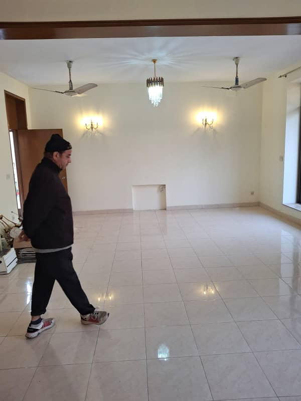 1 Kanal Single Story New House Available For Rent In Garden Town Lahore 10