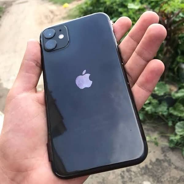 IPHONE 11 water pack 10/10 like brand new 4