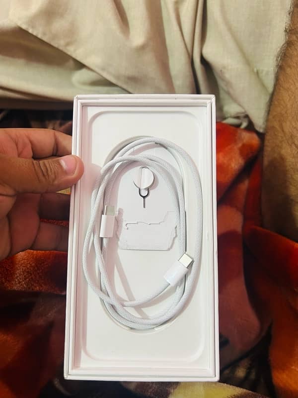 brand new iphone 16 pro max 1