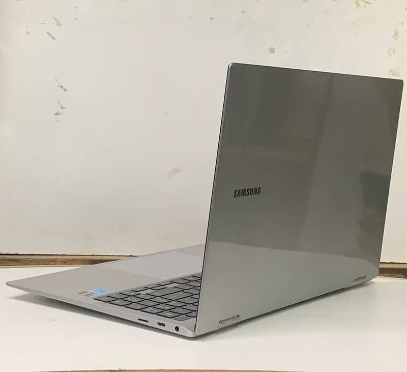 Samsung Galaxy Book3 Pro i7 12th Gen 0