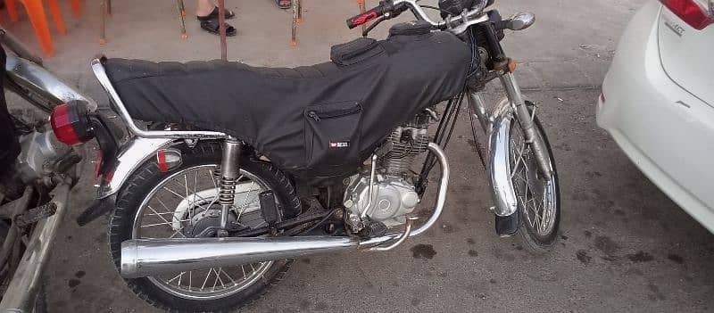 sealed engine location dha phase 6 ghar ki bike hai koi kaam nahi 4