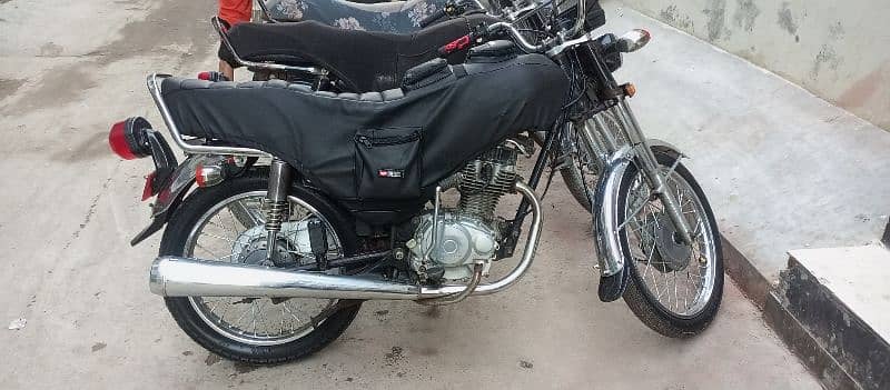 sealed engine location dha phase 6 ghar ki bike hai koi kaam nahi 9