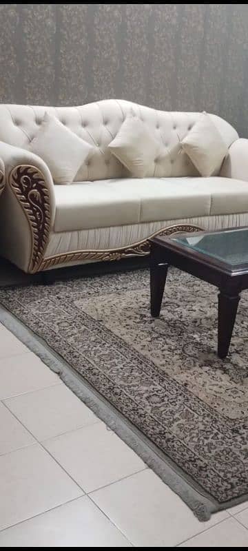 Beautiful Sofa Set without table 0