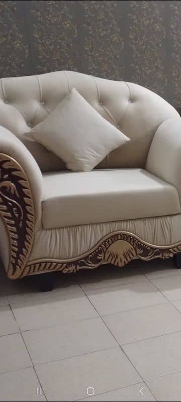 Beautiful Sofa Set without table 2