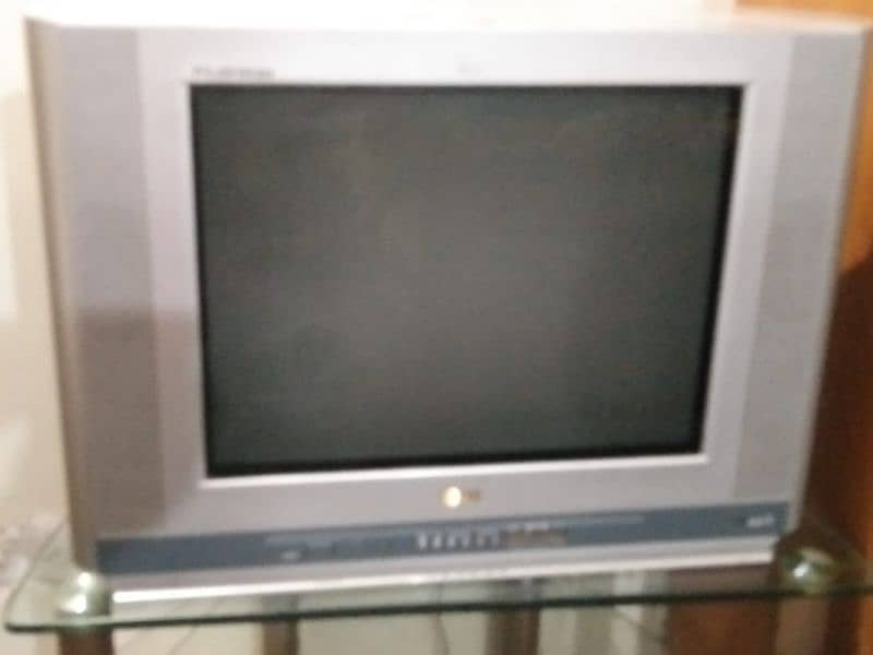 LG tv with glass trolley 3