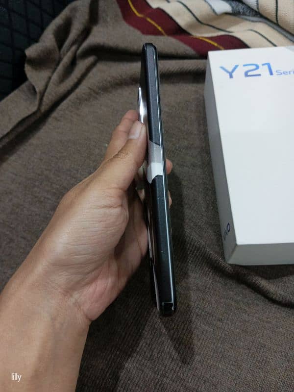 Vivo Y21 (Diamond glow) 7