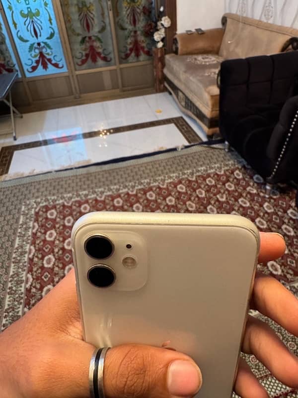 iphone 11 white color 64 gb 5