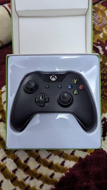 Microsoft Xbox One Original Wireless Controller 1