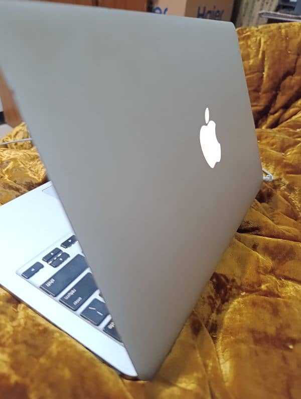 MacBook Air 2011 0