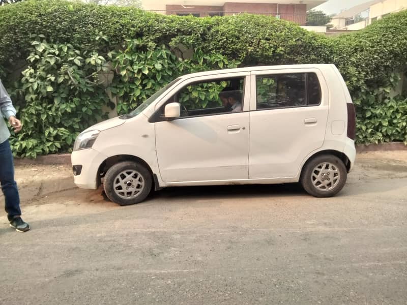 Suzuki Wagon R 2019 1