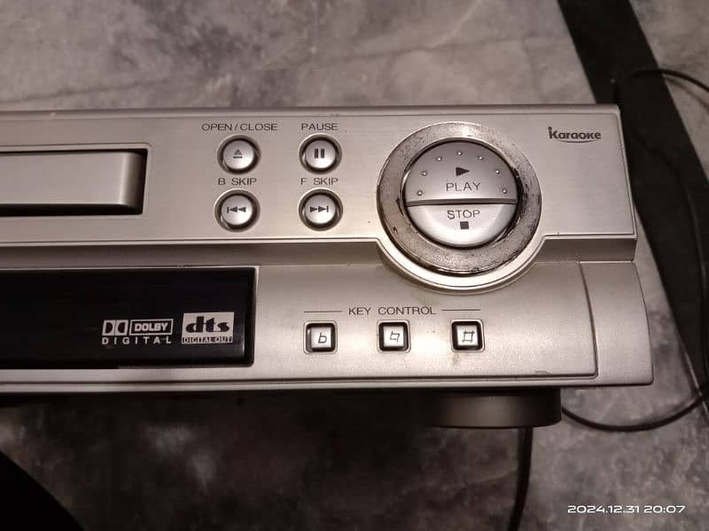 DVD player CD player neat and clean fully working 5