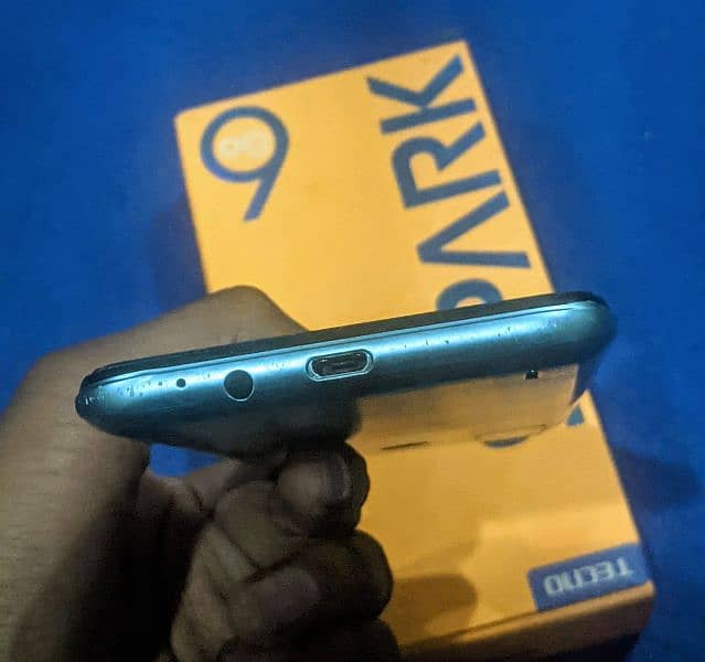 Tecno spark 6 go 4/64 4