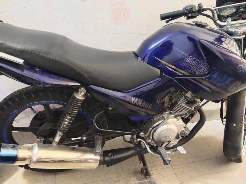 ybr g available for sale. blue clr hai mint condition hai 4