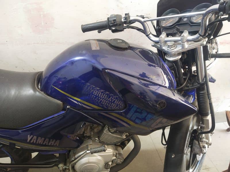 ybr g available for sale. blue clr hai mint condition hai 6