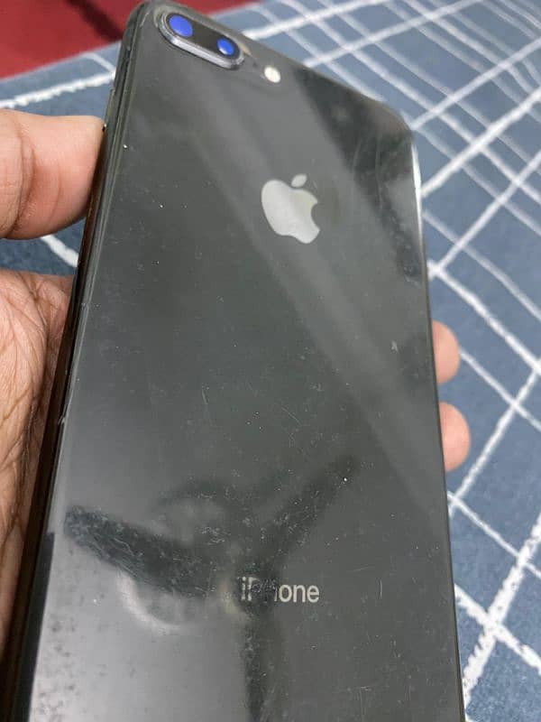 Apple iPhone 8 plus, 64GB in OK condition 2