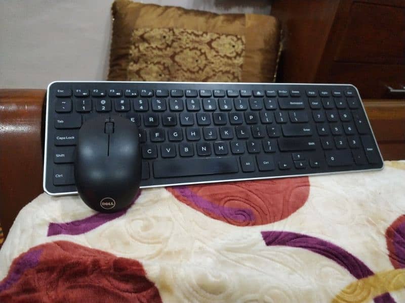 Dell wireless keyboard & Mouse 0