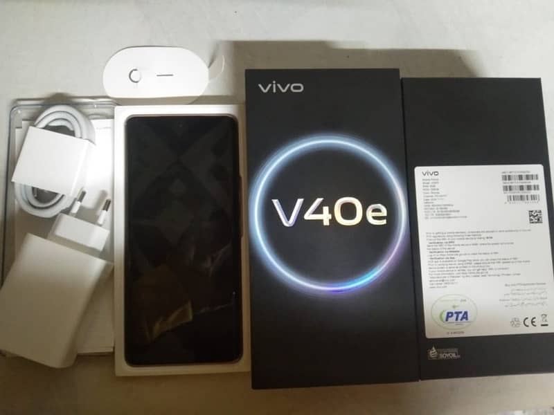 vivo V40e     8/256 ram 3