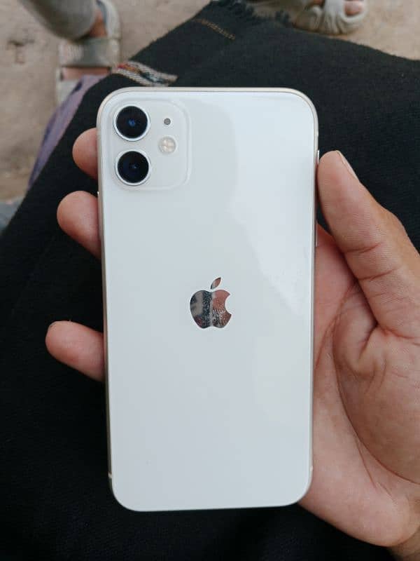 iPhone 11 for sale 85 percent battery condition new 0