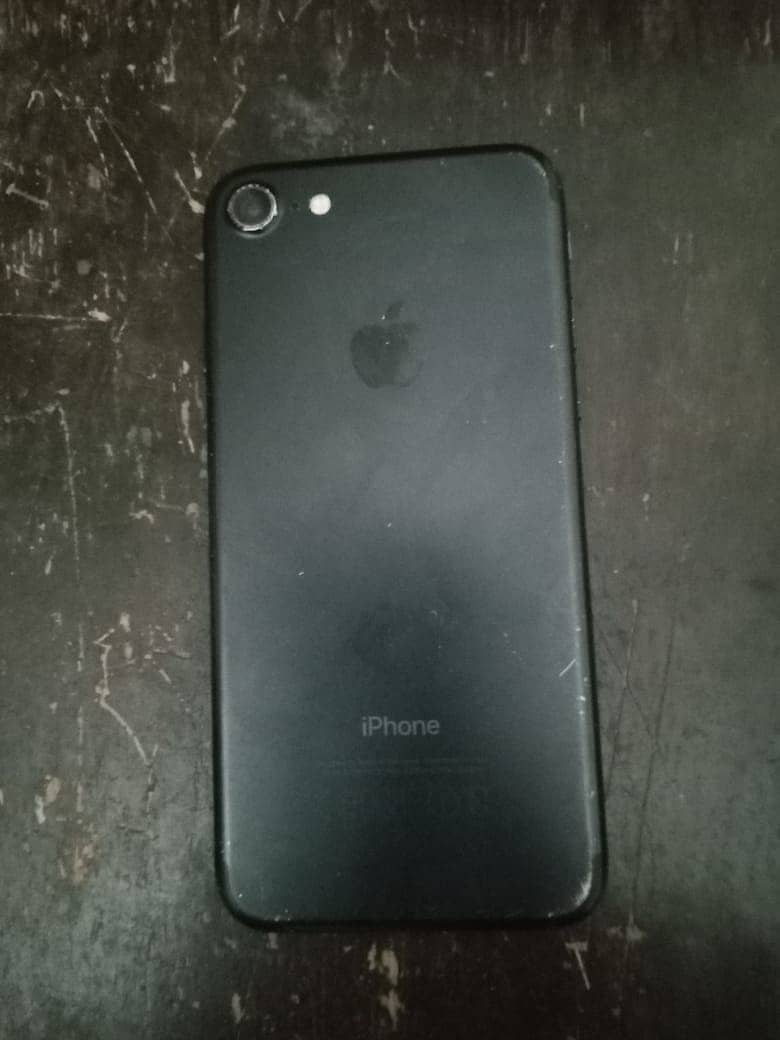 Apple iPhone 7 3