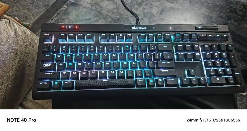 corsair argb keybord 3