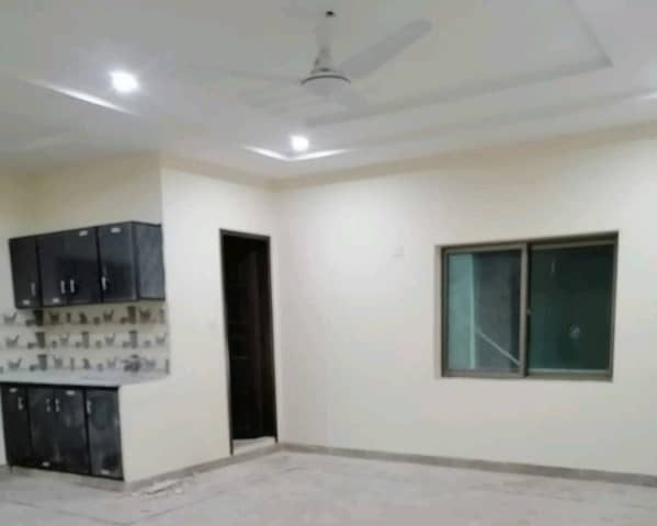 Office Spread Over 350 Square Feet In Model Town Link Road Available 2