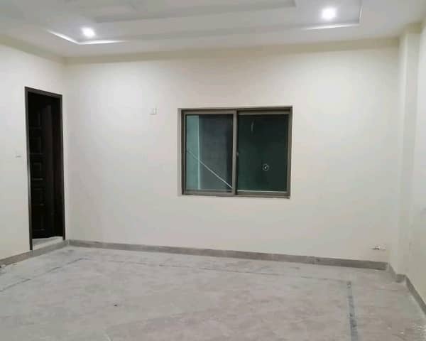 Office Spread Over 350 Square Feet In Model Town Link Road Available 3