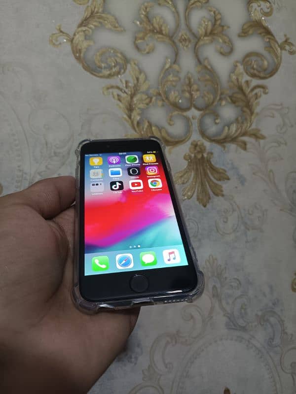 Iphone 6 new condition 9