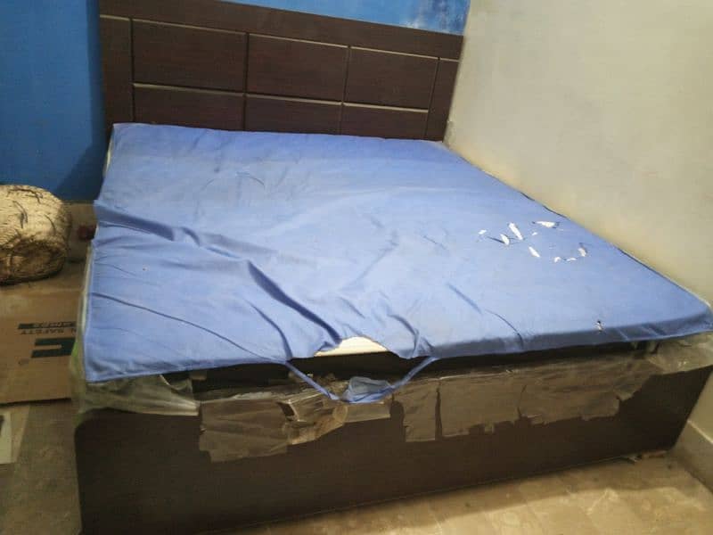 Double Bed With Mattress In Warranty 2