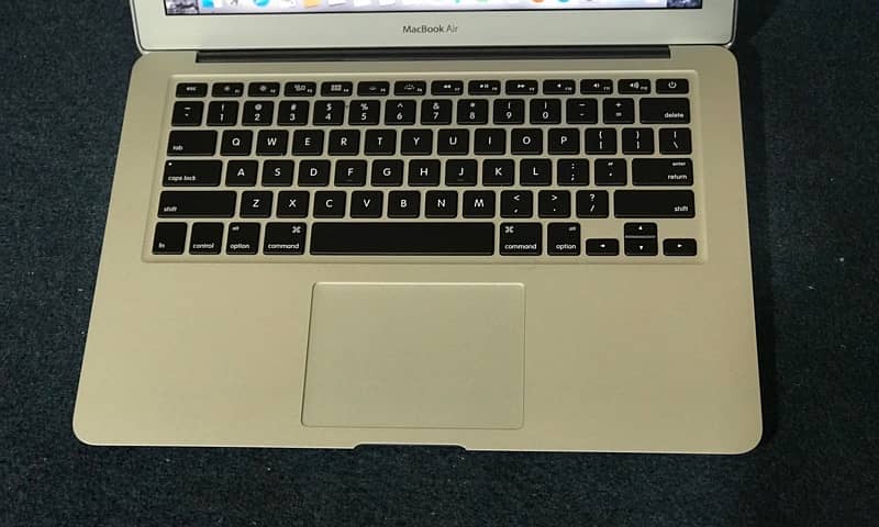 Apple MacBook Air 2015 1