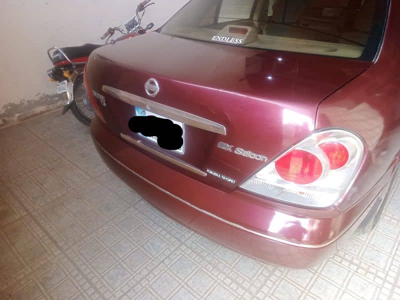 Nissan Sunny 2010 7