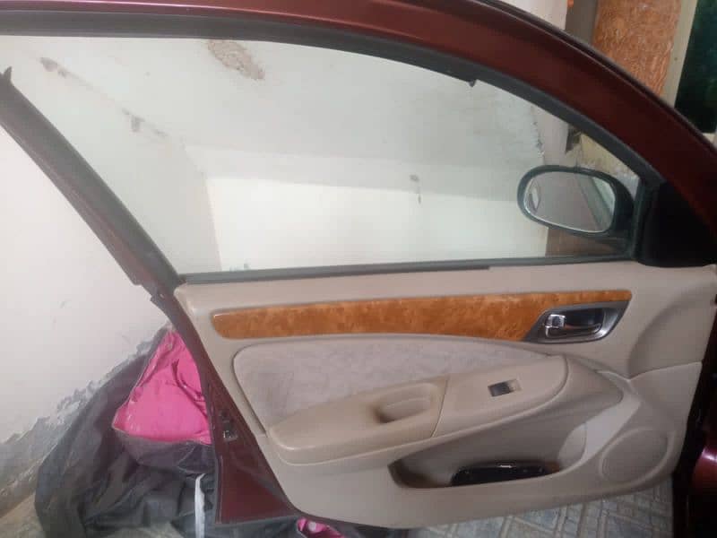 Nissan Sunny 2010 12