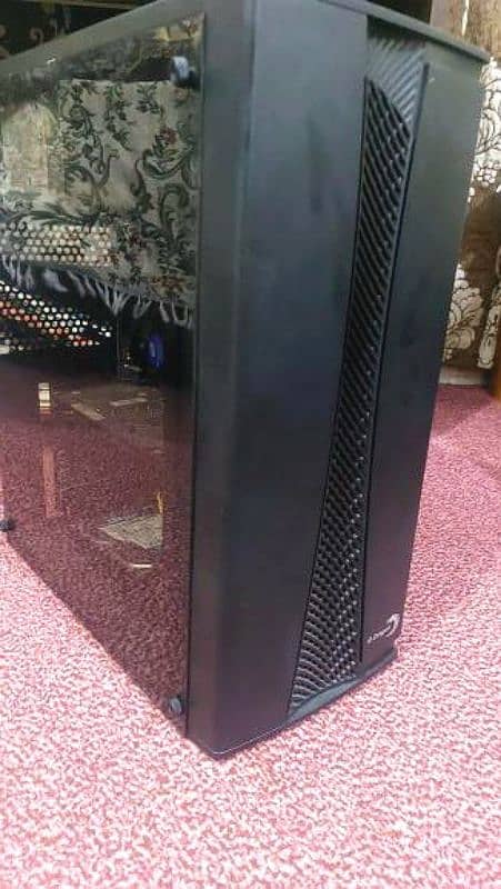 Gaming PC with 24 inch BORDERLESS Monitor 60hz 0