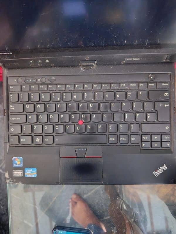 Lenovo x230t 2-in-1 Touchscreen laptop 1