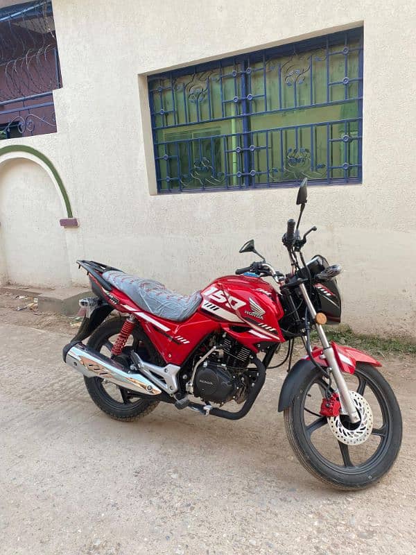 Honda cb 150F 1week howa hy showroom sy nikala hy 1