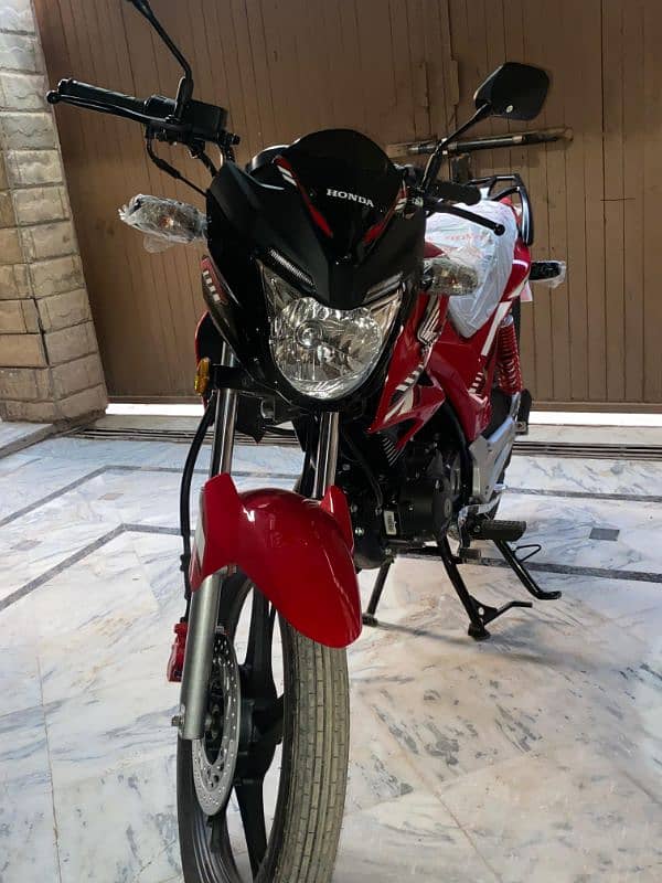 Honda cb 150F 1week howa hy showroom sy nikala hy 4