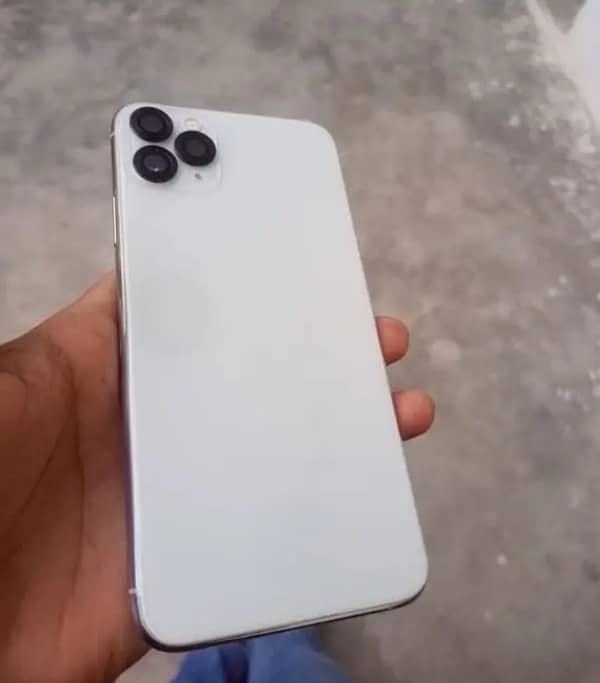 Iphone 11 pro Max 256 PTA approved 1