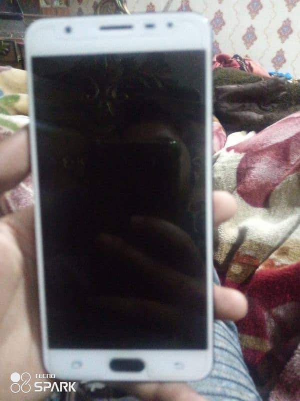 Condition normal used ma all ok hai black camera nhi chalta 0